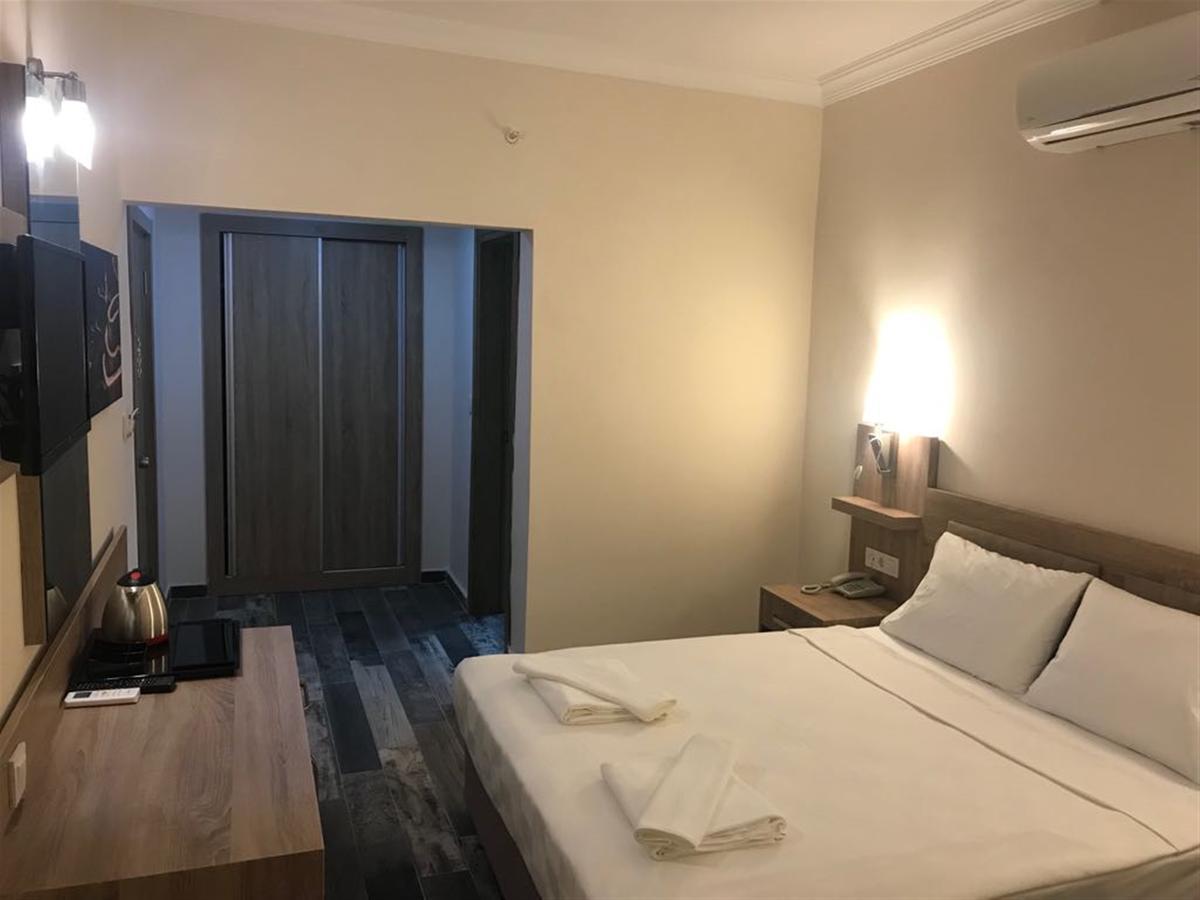 Arsi Enfi City Beach Hotel Alanya Bagian luar foto